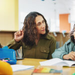 Developing deep learning in students at risk: Enhancing understanding